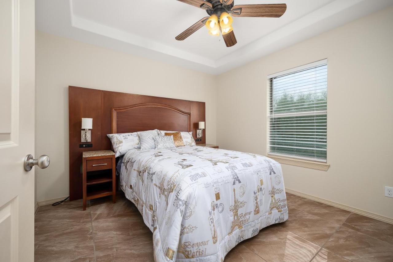 Hummingbird Haven 7 W King Bed Free Parking Patio Apartment Pharr Exterior photo